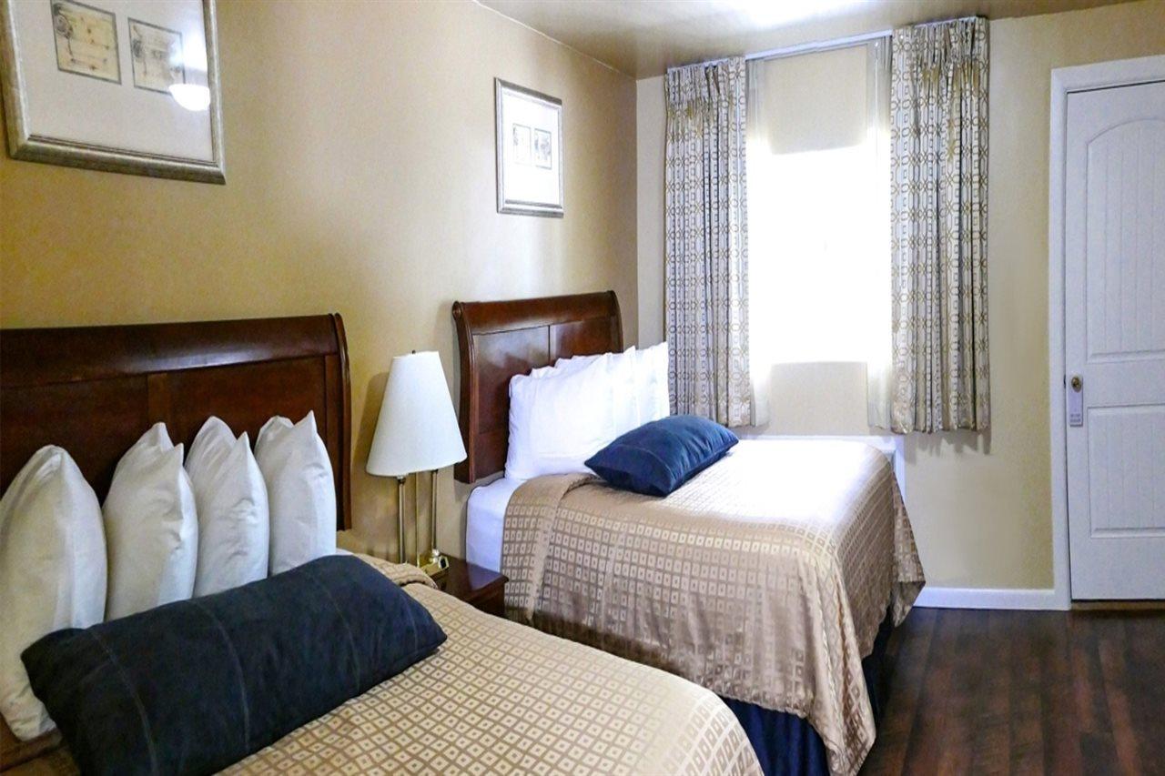 Abram Inn & Suites Урей Екстер'єр фото