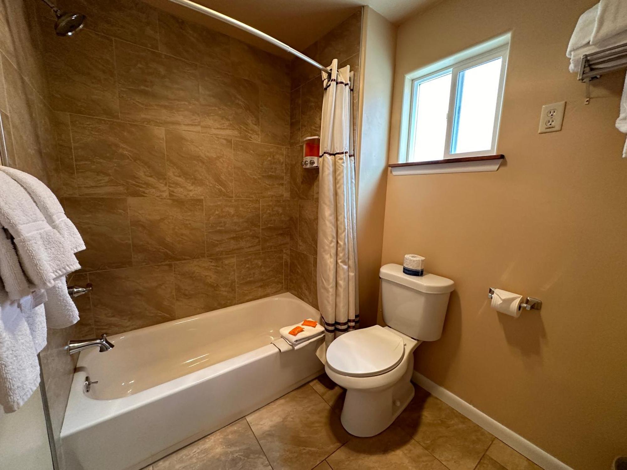Abram Inn & Suites Урей Екстер'єр фото